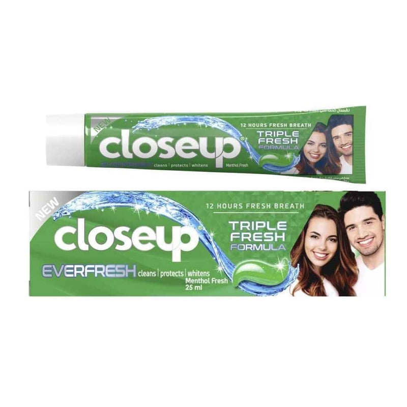 Deep Action Green Toothpaste Fresh Breath Closeup 25ml