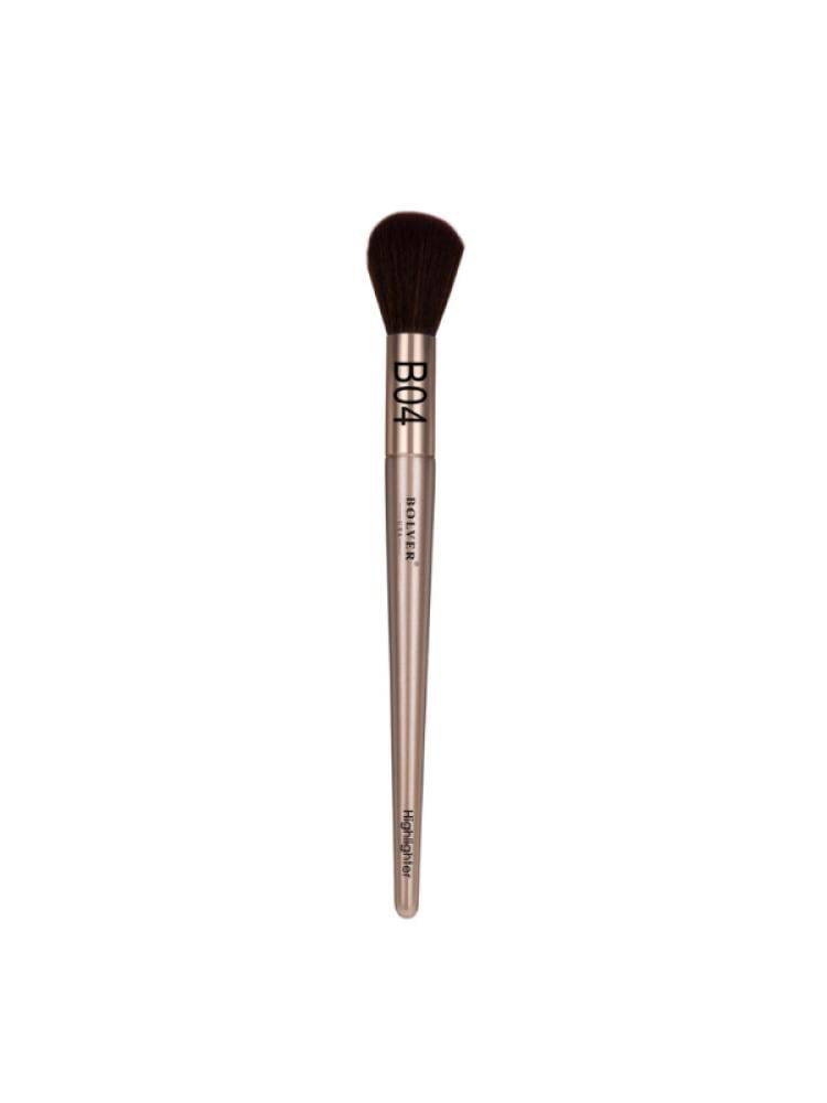 Best Highlighter Brush Soft Precision Radiant Finish Bolver B04