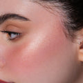 Loca Creamy Highlighter Shimmering Gold 01 Blendable Formula