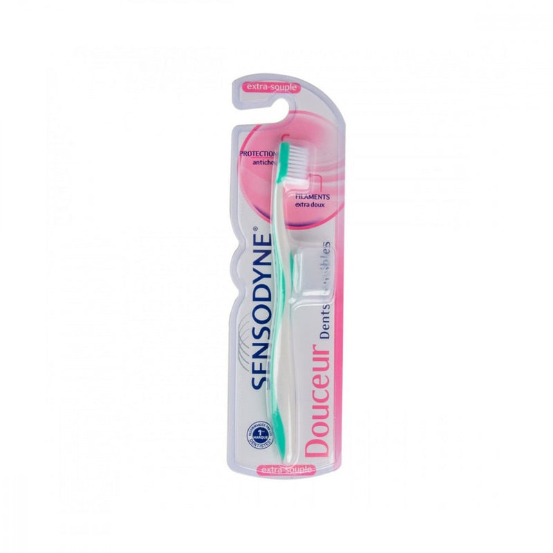 Toothbrush for Sensitive Teeth Soft Bristles with Protective Cap Sensodyne 1pc