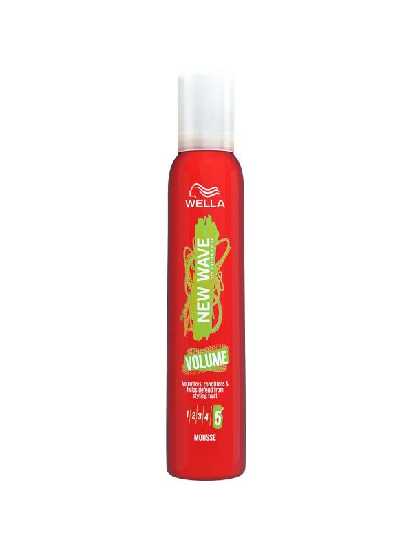 Wella Waves Hair Foam Mousse for Curl Definition, Frizz Control and Heat Protection, 200ml