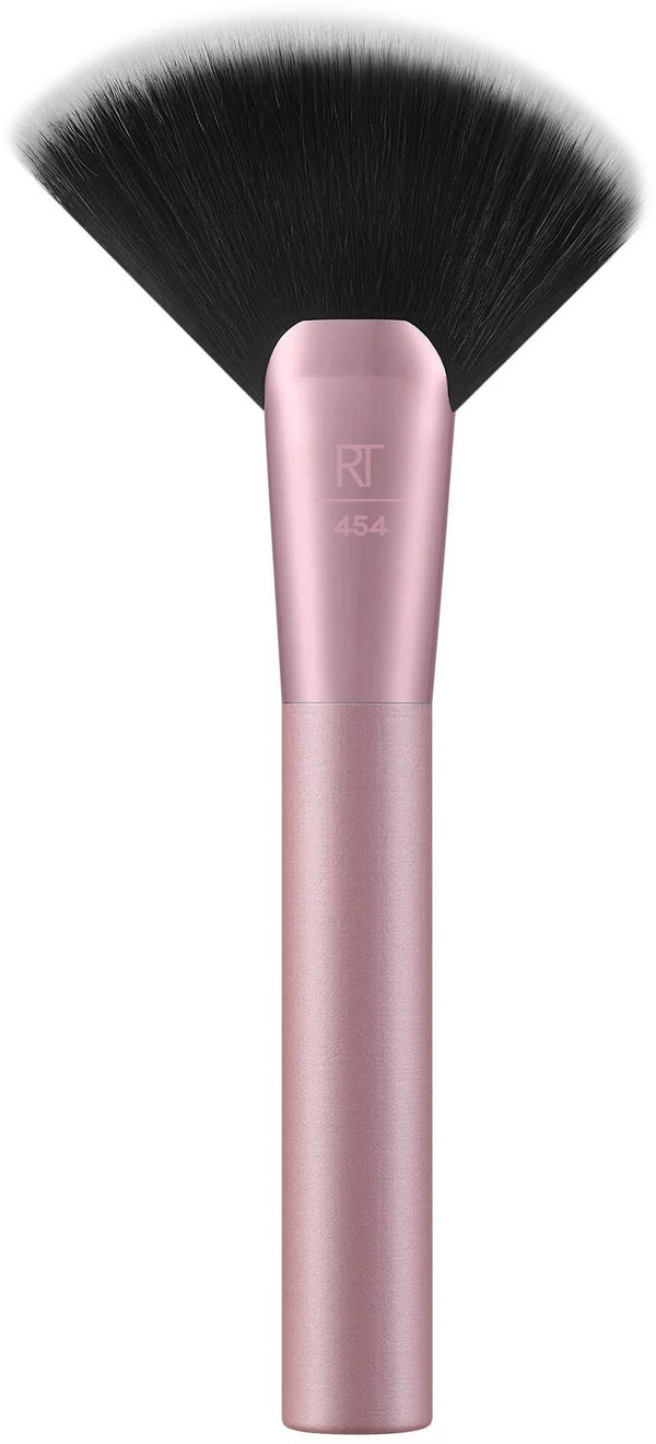Real Techniques Extra Big Finishing Brush Oversized Fan Makeup Brush for Powder Contour Bronzer Highlighter
