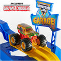 Monster Jam Monster Garage 1:64 Scale Playset with Lights and Sounds, Gold 40th Anniversary Grave Digger Truck