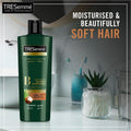 TRESemme Botanique Nourish and Replenish Shampoo Coconut Milk Aloe Vera 400 ml