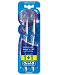 Oral-B 3D White Luxe Pro-Flex Manual Toothbrush, Medium, Stain Eraser, 2 Pack